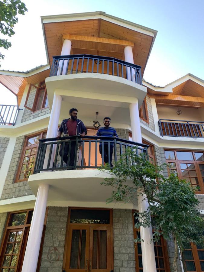 Roamate Hostel, Old Manali Exterior photo